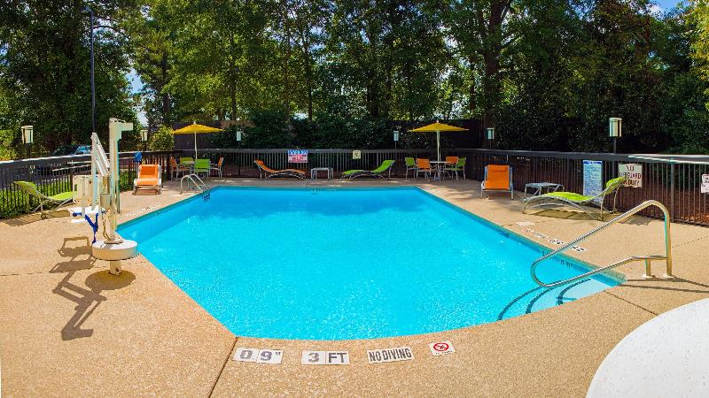 Holiday Inn Express and Suites Kinston image