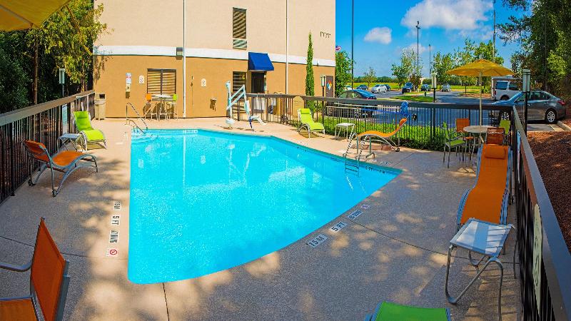 Holiday Inn Express and Suites Kinston image