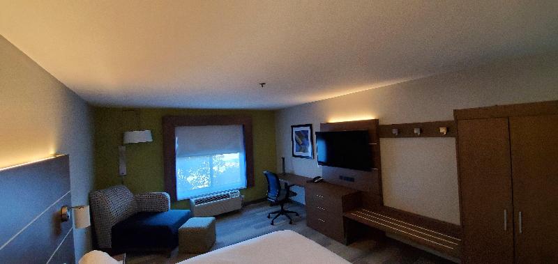 Holiday Inn Express and Suites Kinston image
