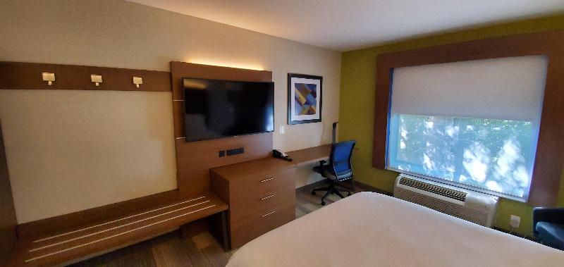 Holiday Inn Express and Suites Kinston image