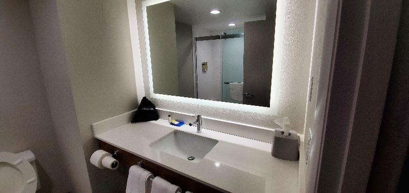 Holiday Inn Express and Suites Kinston image