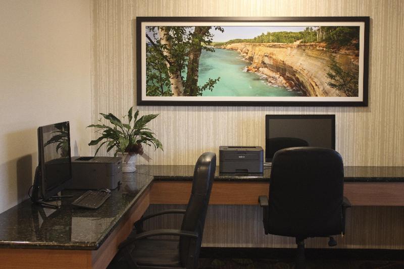 Holiday Inn Express Munising-Lakeview By IHG image