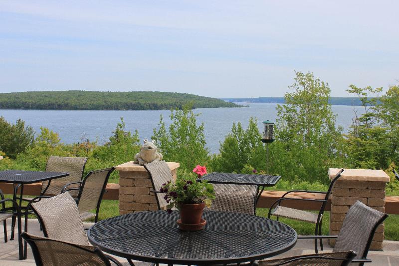Holiday Inn Express Munising-Lakeview By IHG image