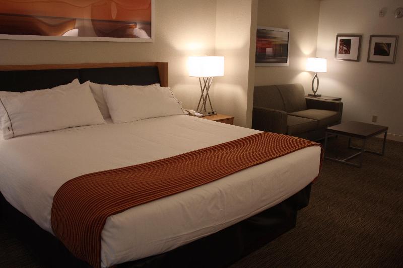 Holiday Inn Express Munising-Lakeview By IHG image
