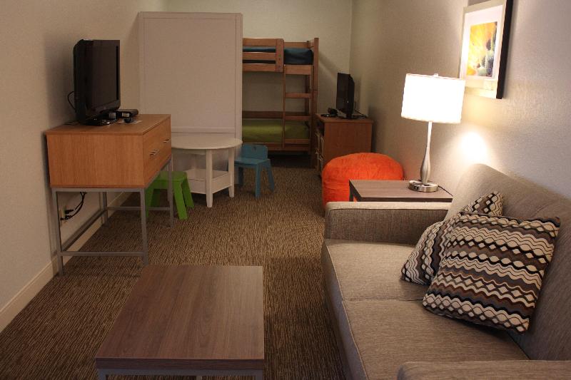 Holiday Inn Express Munising-Lakeview By IHG image
