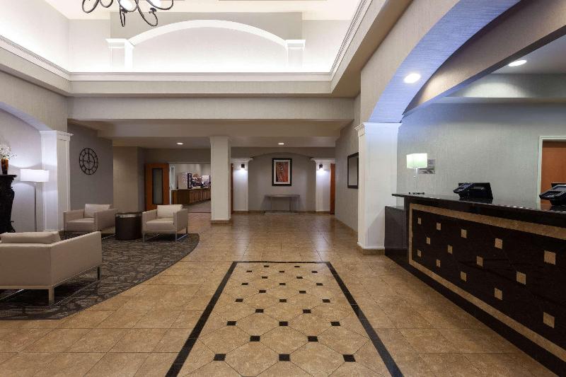 HOLIDAY INN EXPRESS HOTEL AND SUITES MOSES LAKE
