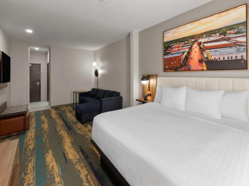SUITE Accessible KING SIZE BED
