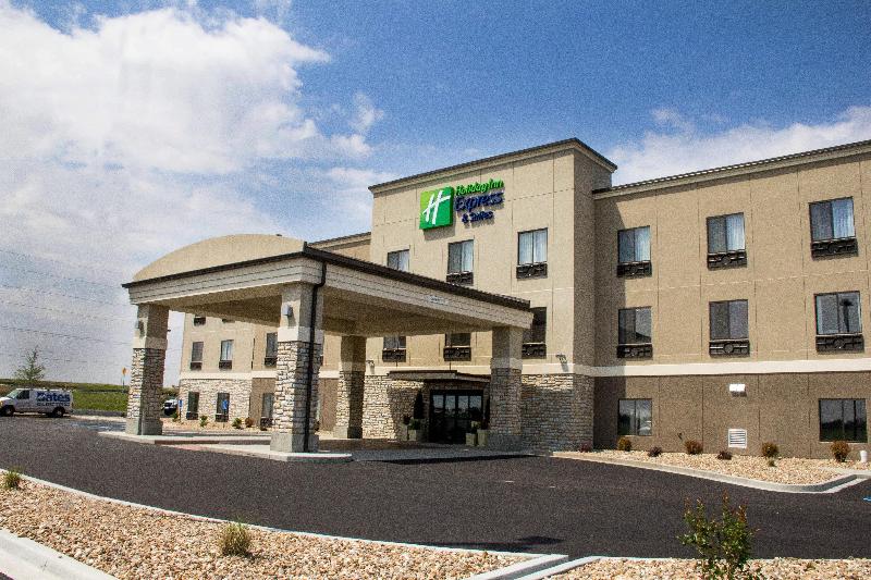 Holiday Inn Express & Suites Sikeston image