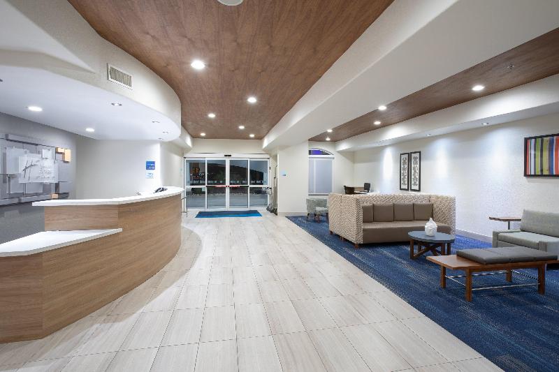 Holiday Inn Express & Suites Chowchilla - Yosemite image