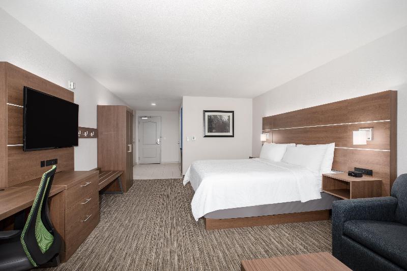 Holiday Inn Express & Suites Chowchilla - Yosemite photo 20