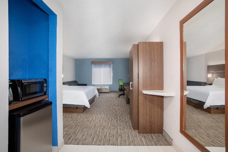 Holiday Inn Express & Suites Chowchilla - Yosemite image