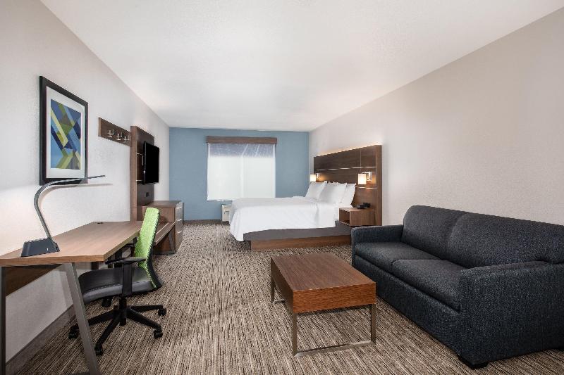 Holiday Inn Express & Suites Chowchilla - Yosemite image