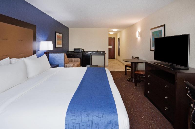 Holiday Inn Express & Suites Davenport photo 18