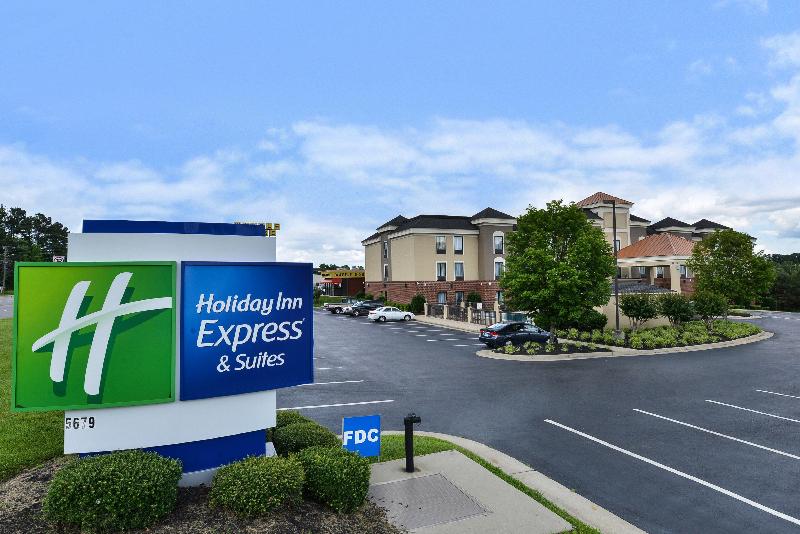 Holiday Inn Express & Suites Petersburg/Dinwiddie