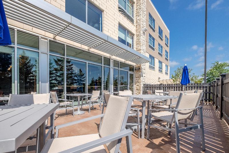 Holiday Inn Express and Suites Eagan Minneapolis A