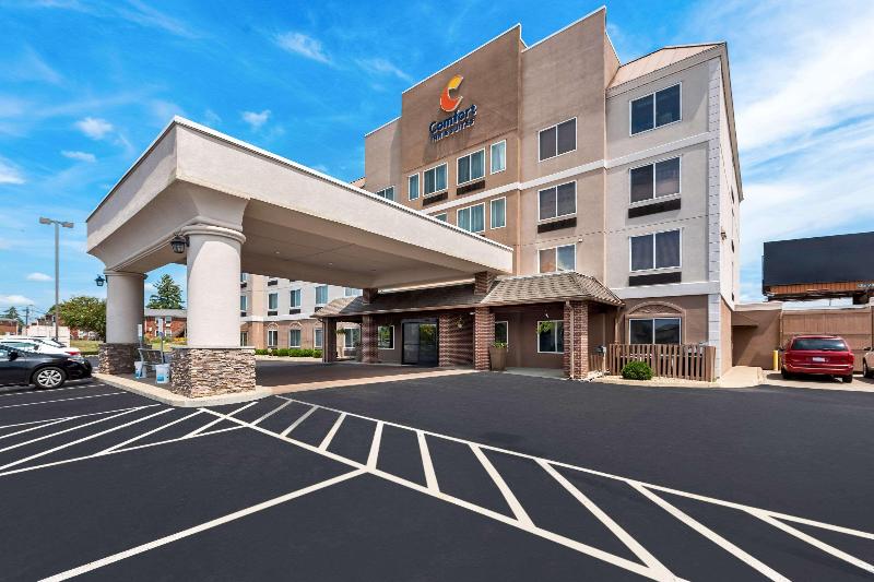 Comfort Inn & Suites image