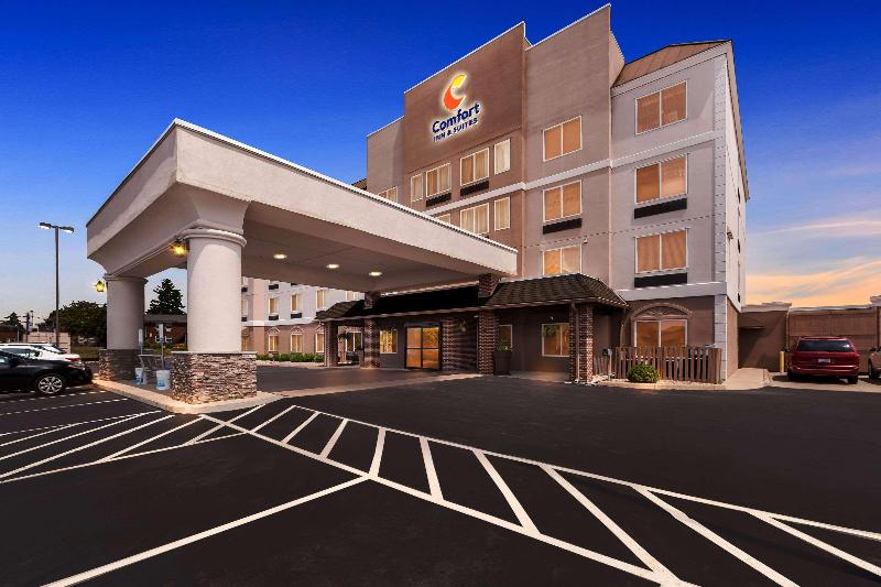 Comfort Inn & Suites image