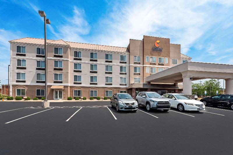 Comfort Inn & Suites image
