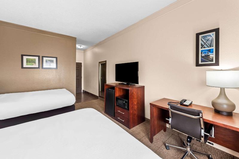 Comfort Inn & Suites image