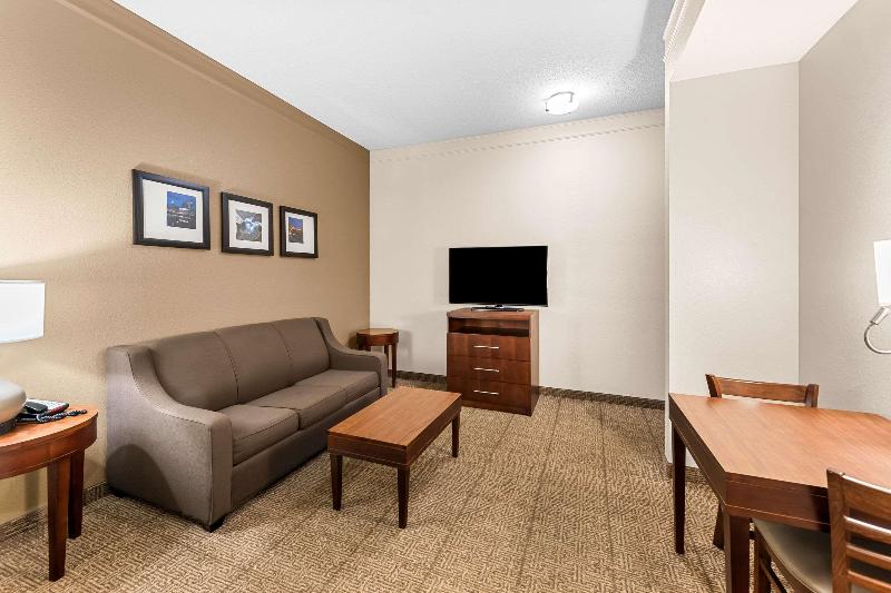 Comfort Inn & Suites image