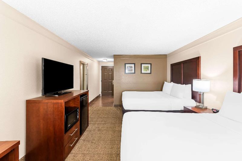 Comfort Inn & Suites image