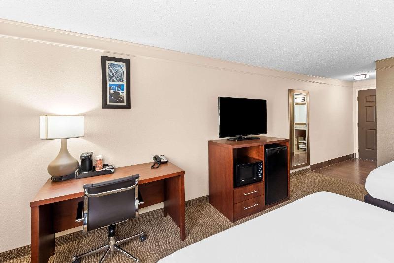 Comfort Inn & Suites image