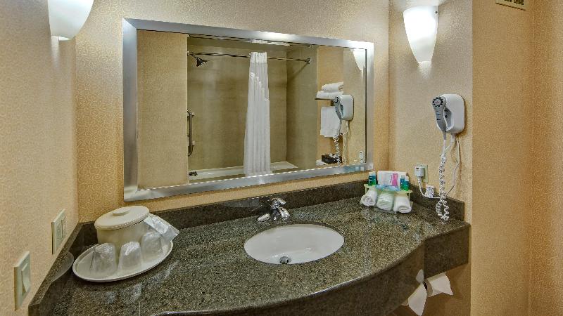 Holiday Inn Express and Suites Cookeville image
