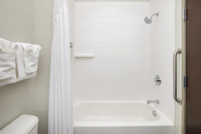 Holiday Inn Express and Suites Bridgeport image