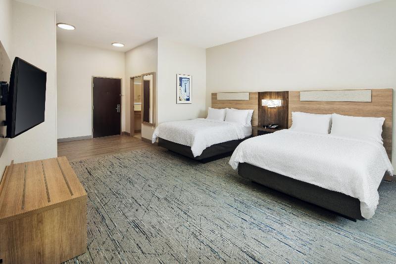 Holiday Inn Express and Suites Bridgeport image
