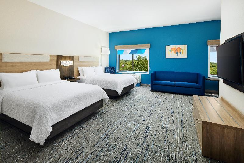 Holiday Inn Express and Suites Bridgeport image