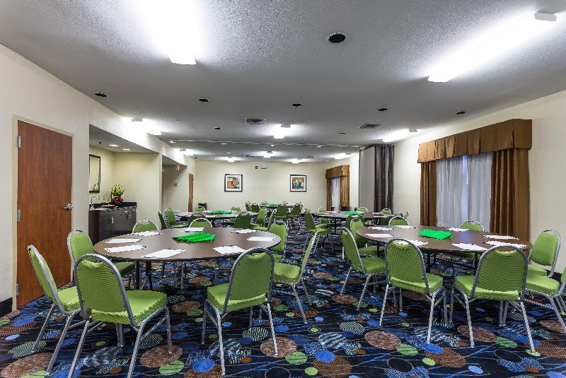Holiday Inn Express and Suites Edmond