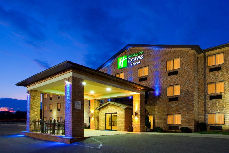 Holiday Inn Express and Suites Elkins