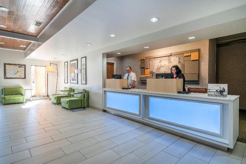 Holiday Inn Express & Suites Elkins By IHG image