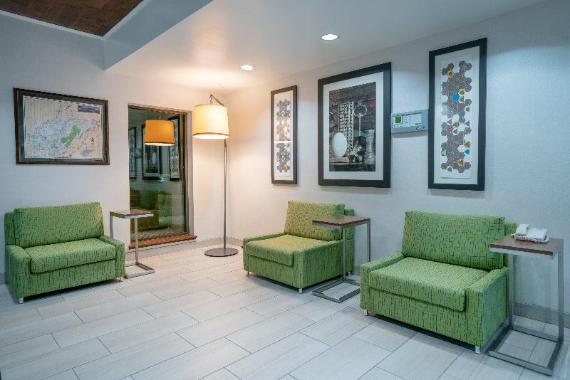 Holiday Inn Express & Suites Elkins By IHG image