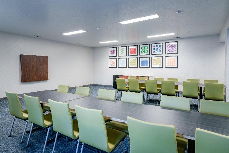 Holiday Inn Express & Suites Elkins By IHG image