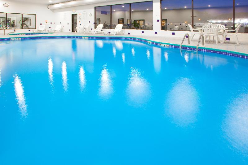 Holiday Inn Express & Suites Elkins By IHG image