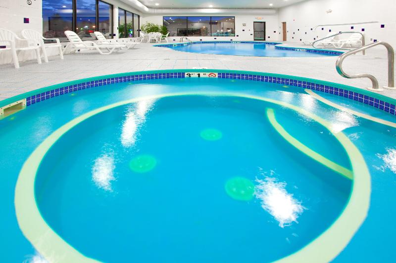 Holiday Inn Express & Suites Elkins By IHG image