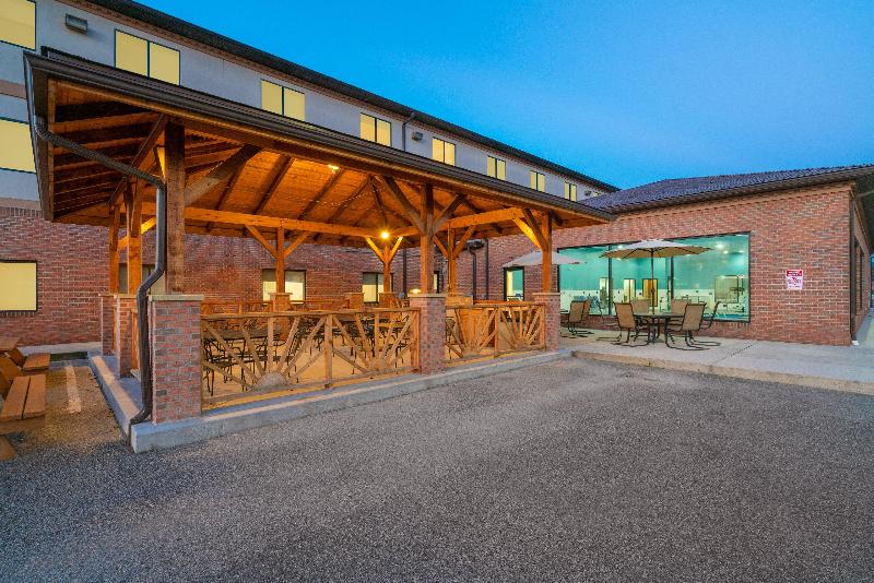 Holiday Inn Express & Suites Elkins By IHG image