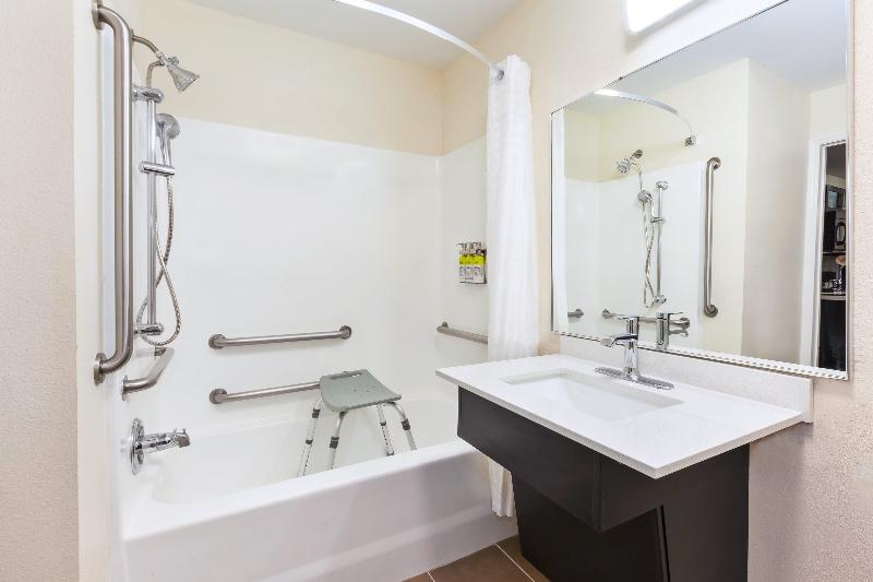 Candlewood Suites Huntersville Lake Norman Area image