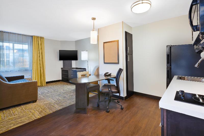 Candlewood Suites Huntersville Lake Norman Area image