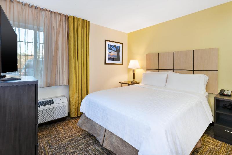 Candlewood Suites Huntersville Lake Norman Area image