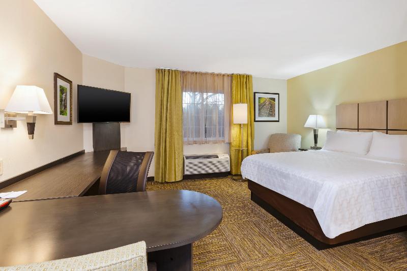 Candlewood Suites Huntersville Lake Norman Area image