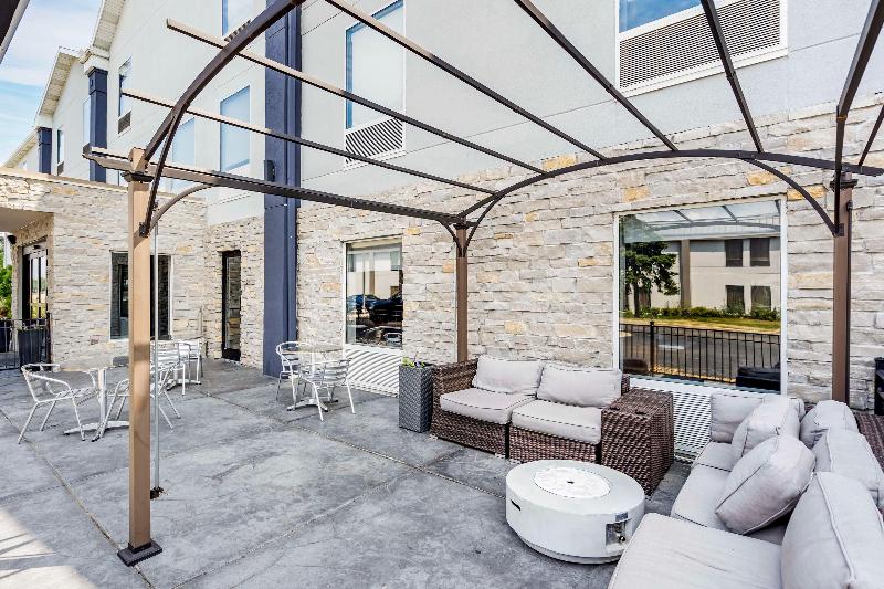 Best Western Plus Bourbonnais Hotel & Suites image