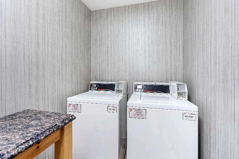 Best Western Plus Bourbonnais Hotel & Suites image