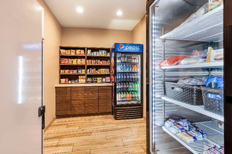 Best Western Plus Bourbonnais Hotel & Suites image