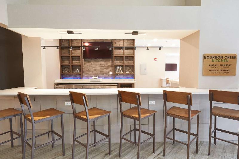 Best Western Plus Bourbonnais Hotel & Suites image