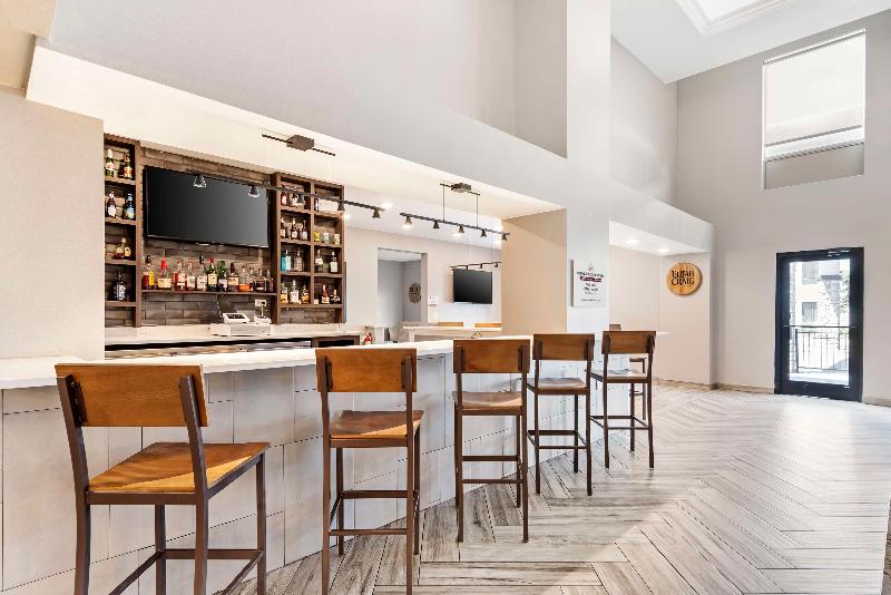 Best Western Plus Bourbonnais Hotel & Suites image