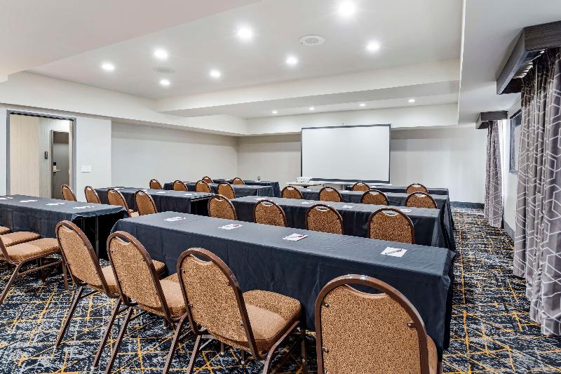 Best Western Plus Bourbonnais Hotel & Suites image