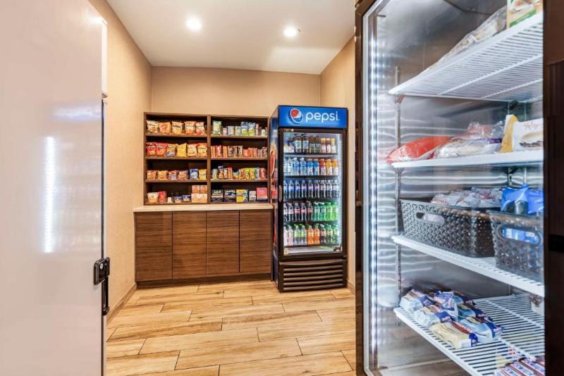 Best Western Plus Bourbonnais Hotel & Suites image