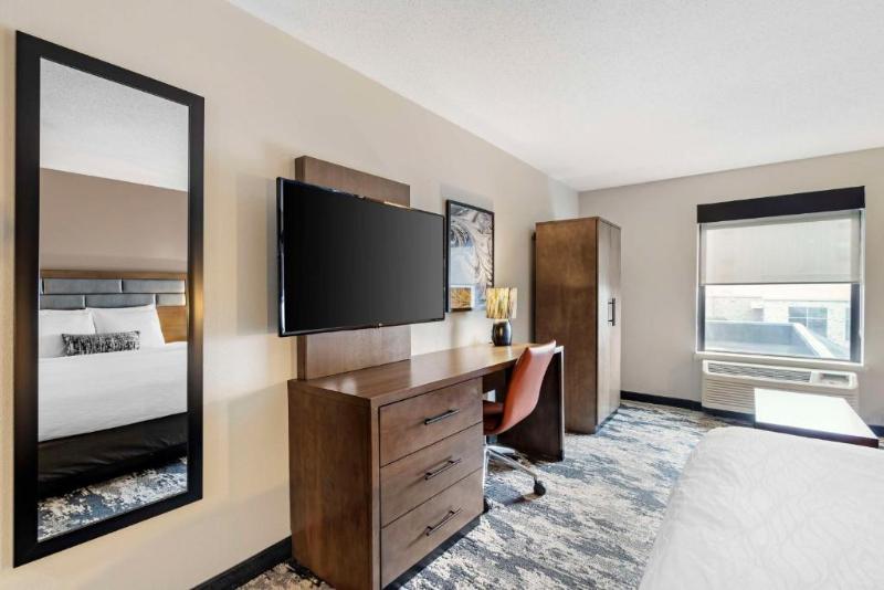 Best Western Plus Bourbonnais Hotel & Suites image